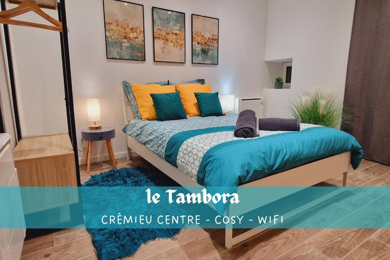 Nid Douillet Pres De La Halle - Le Tambora Crémieu Extérieur photo